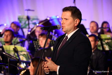 Melodije s filmskega platna in odra navdušile Tuhinjsko dolino (2)